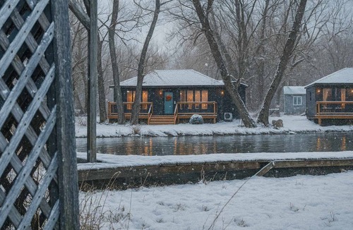 Harwood Cabin | 2-bedroom Lake Front Cottage in Harwood, ON #4