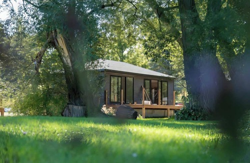 Harwood Cabin | 2-bedroom Lake Front Cottage in Harwood, ON #5