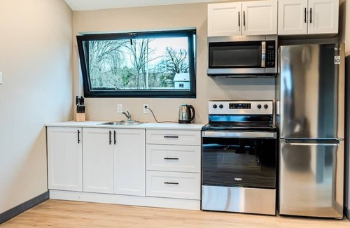 Harwood Cabin | 2-bedroom Lake Front Cottage in Harwood, ON #7