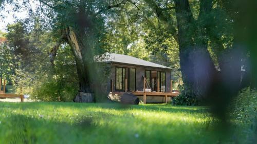 Harwood House | 2-bedroom Lake Front Cottage in Harwood ON #6