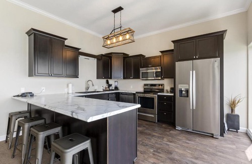Ridgedale House | 2 Bedroom Lake View Villa - Unit 405