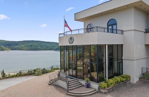 Ridgedale House | 2 Bedroom Lake View Villa - Unit 405