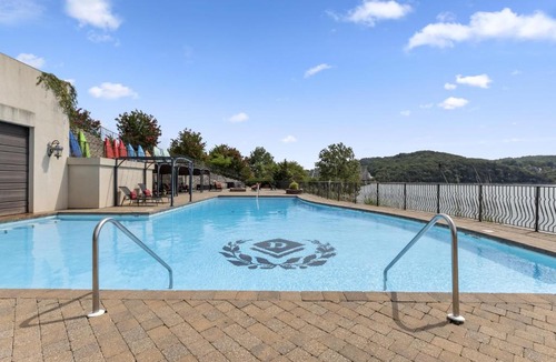 Ridgedale House | 2 Bedroom Lake View Villa - Unit 503