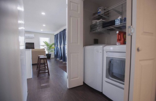 Brookport House | 2 Bedroom Lakefront Cabin with Hot Tub!