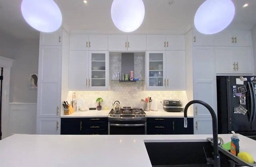 De Lorimier Apartment | 2-bedroom large impeccable apartment in fabulous Montréal.