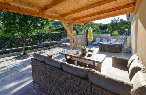 Lisane Ostrovicke House | 2 bedroom lovely home in Lisane Ostrovicke
