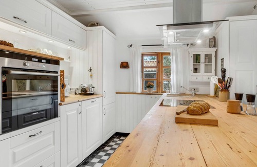 Hojslev House | 2 bedroom lovely home in Højslev