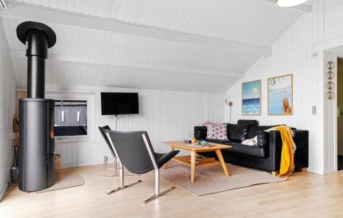 Hejlsminde Strand House | 2 Bedroom Lovely Home In Hejls