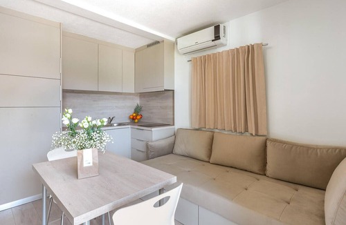 Brzac House | 2 bedroom lovely (sta)caravan in Glavotok