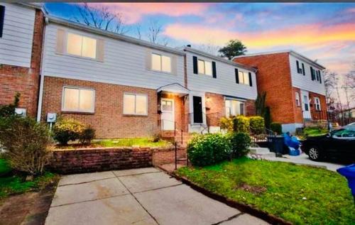 Laurel Apartment | 2 Bedroom Lower level Unit 1 & Half Bath Laurel MD #1