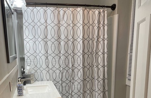 East Greenwich House | 2 bedroom Main Street Getaway