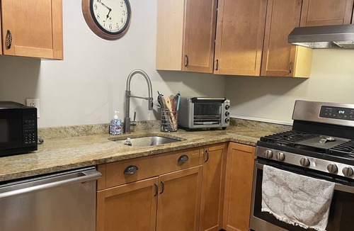 East Greenwich House | 2 bedroom Main Street Getaway