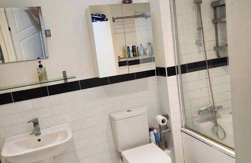 Oadby House | 2 Bedroom Modern House