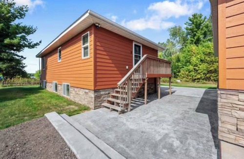 Grand Rapids House | 2 Bedroom near Hockey Arena, Mesabi Trail & Lake and McKinney Lake View