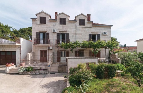 Supetar Apartment | 2 bedroom nice apartment in Supetar