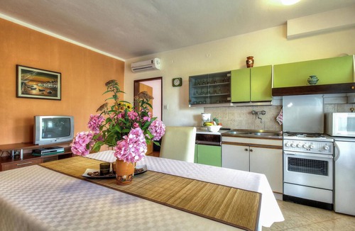Mugeba Apartment | 2 bedroom nice apartment in Porec
