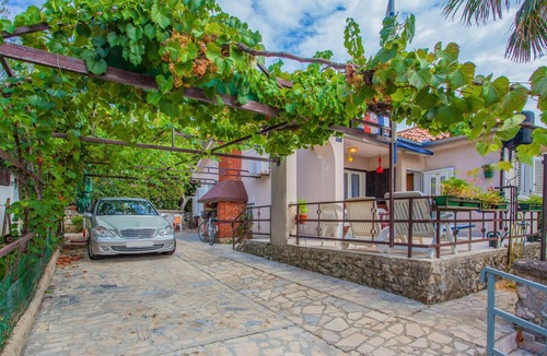 Cres Apartment | 2 bedroom nice apartment in Cres