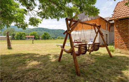 Licko Lesce Apartment | 2 Bedroom Nice Apartment In Otocac