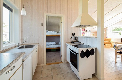 Pøt Strandby House | 2 bedroom nice home in Juelsminde