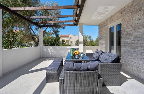 Betina House | 2 bedroom nice home in Betina