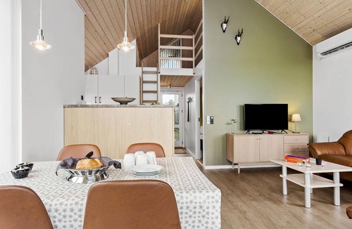 Bjert House | 2 bedroom nice home in Bjert