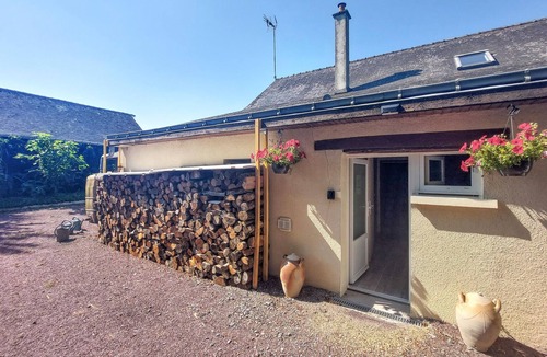 Allonnes House | 2 bedroom nice home in Allonnes