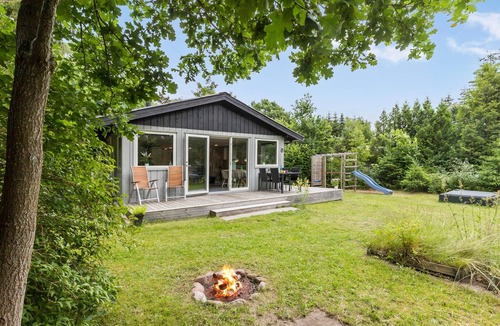 Ronde House | 2 bedroom nice home in Rønde