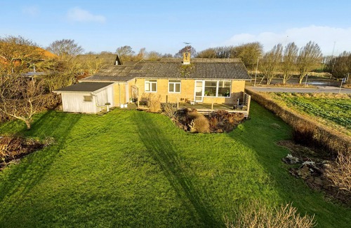 Asted House | 2 bedroom nice home in Roslev