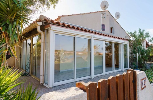 Les Ayguades Villa | 2-Bedroom Pavilion with Mezzanine and WIFI - Pets Allowed, Lagoon View