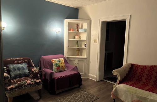 Olney-Oak Lane Apartment | 2 bedroom, Pet friendly near Einstein Hospital
