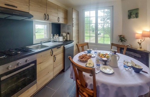 Ponthoile House | 2 bedroom pet friendly home in Ponthoile