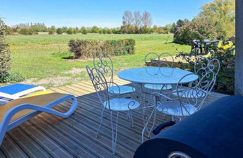 Ponthoile House | 2 bedroom pet friendly home in Ponthoile