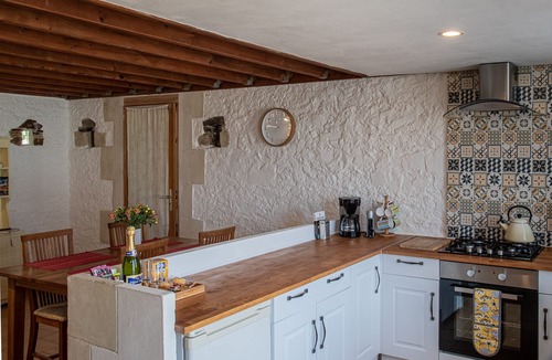 Cersay House | 2 bedroom pet friendly barn conversion with swimming pool