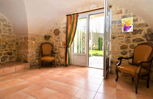Lussan House | 2 bedroom pet friendly home in Lussan