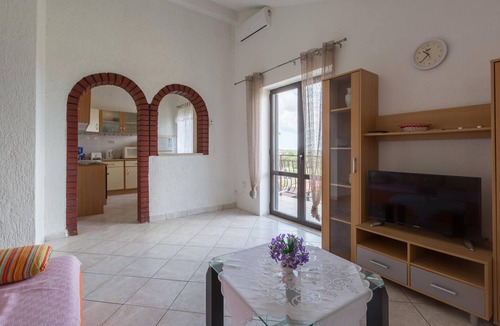 Zbandaj Apartment | 2 bedroom pet friendly apartment in Zbandaj