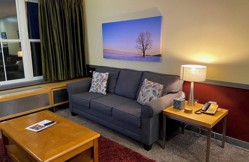 Edray Condo | 2 BEDROOM PLATINUM CORNER SLOPSIDE UNIT