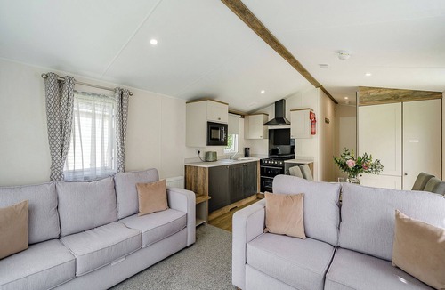 Longridge Ski Chalet | 2 Bedroom platinum unit with decking.