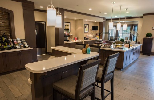 Newtonville Condo | 2 Bedroom | Pool + Hot Tub Access + Breakfast