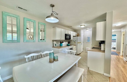 Corolla Condo | 2-Bedroom Pup Friendly Condo - Centrally Located in Corolla!