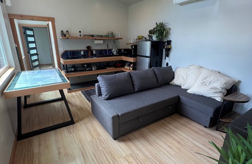 White Salmon House | 2-bedroom, quiet, pet friendly tiny house “Husky”
