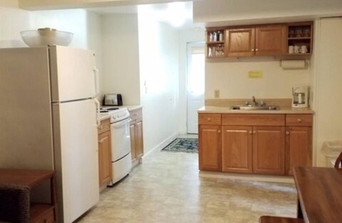 Cooperstown Apartment | 2 Bedroom Railroad layout