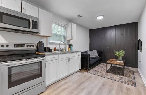 Clarkdale Apartment | 2 bedroom Rustic Duplex-Free Parking