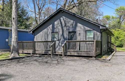 Clarkdale Apartment | 2 bedroom Rustic Duplex-Free Parking