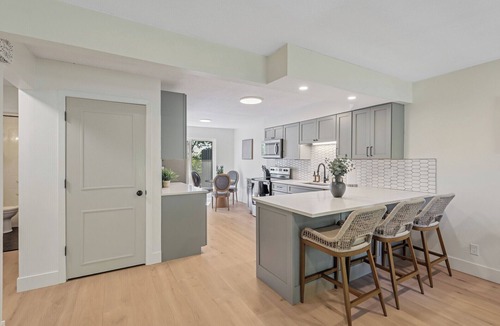 South St. Paul House | 2 Bedroom Saint Paul Home - Long Term Stays!