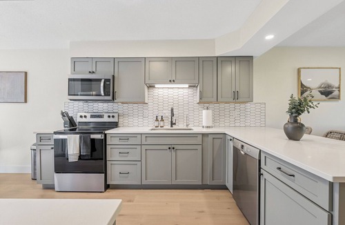 South St. Paul House | 2 Bedroom Saint Paul Home - Long Term Stays!
