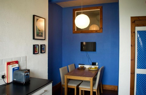 Newhaven Apartment | 2 Bedroom Seaside Flat With Scenic Views