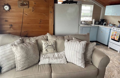 Jerusalem House | 2 Bedroom Seaside Cottage