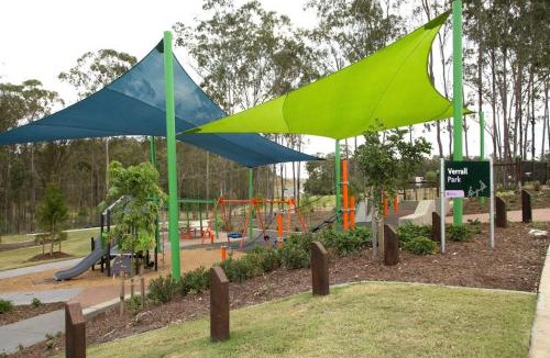 Collingwood Park Apartment | 2 Bedroom Self-Contained Accommodation with Aircon