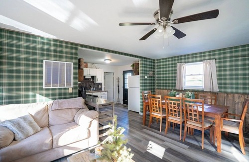 Fredericktown Cabin | 2 Bedroom Sleeps 8, Private Pond, Fire Pit & RV Sites