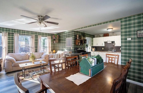 Fredericktown Cabin | 2 Bedroom Sleeps 8, Private Pond, Fire Pit & RV Sites